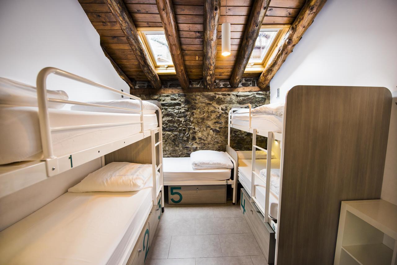 Single Bed in 6-Bed Dormitory Room